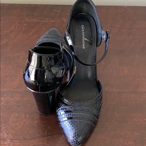 Black Patent & leather pump w/blue snake trim NEW